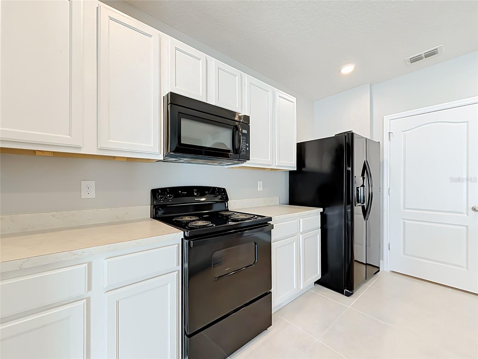 SQUIRES GROVE - Residential Lease
