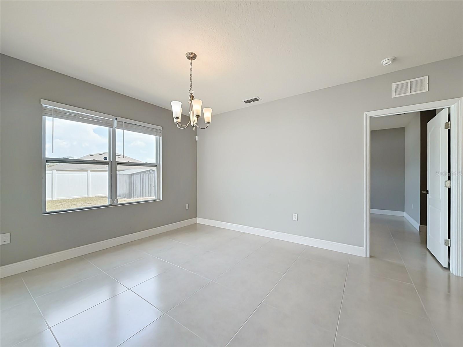 SQUIRES GROVE - Residential Lease