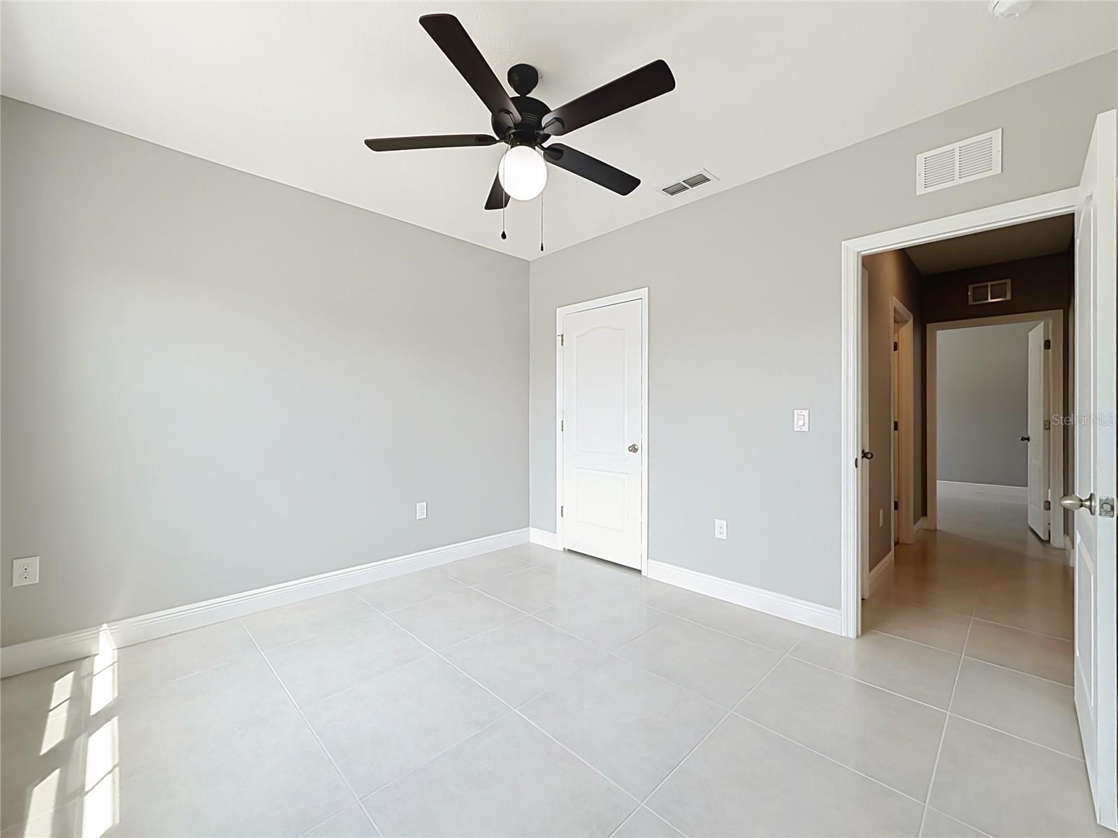 SQUIRES GROVE - Residential Lease