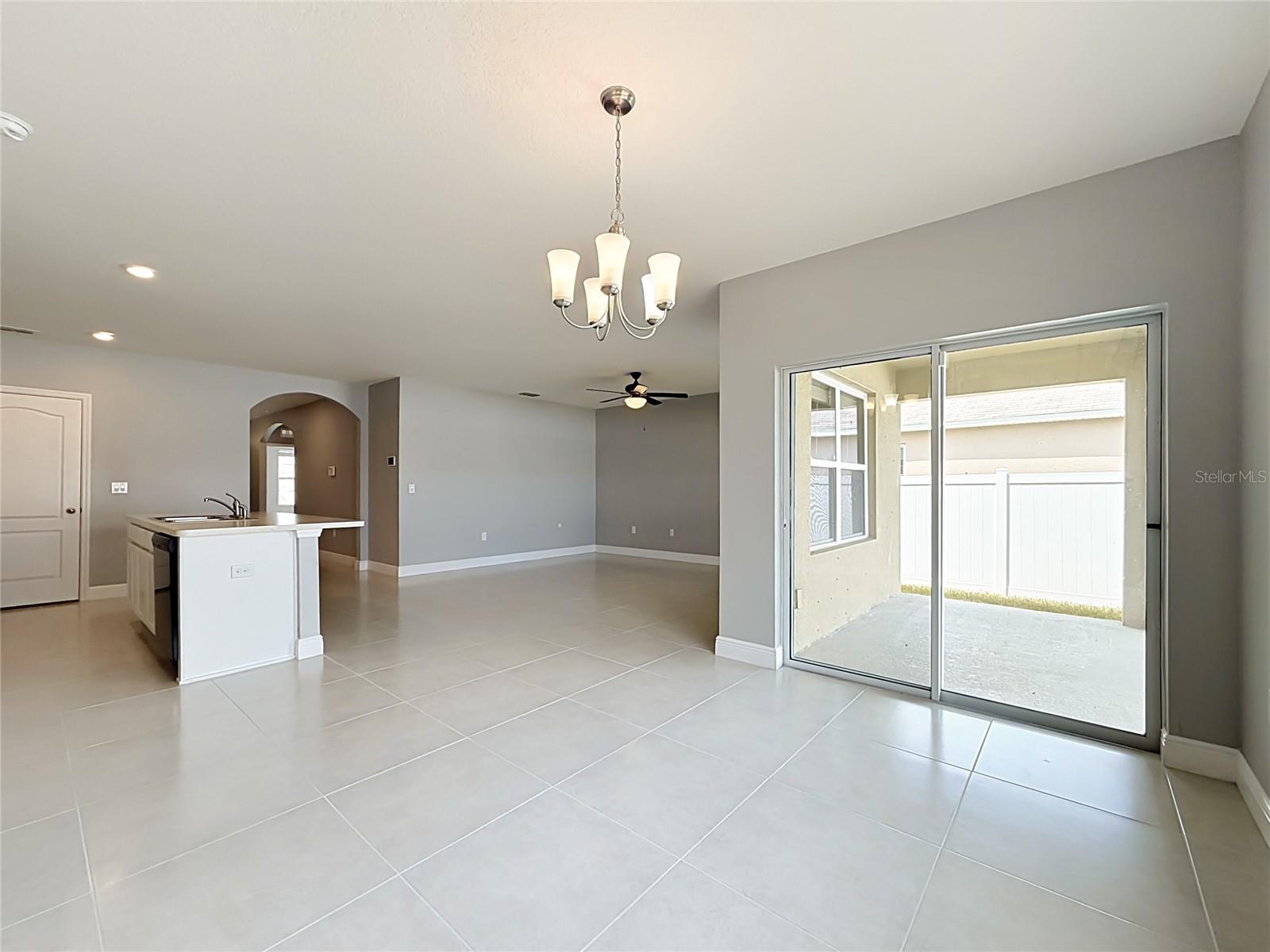 SQUIRES GROVE - Residential Lease