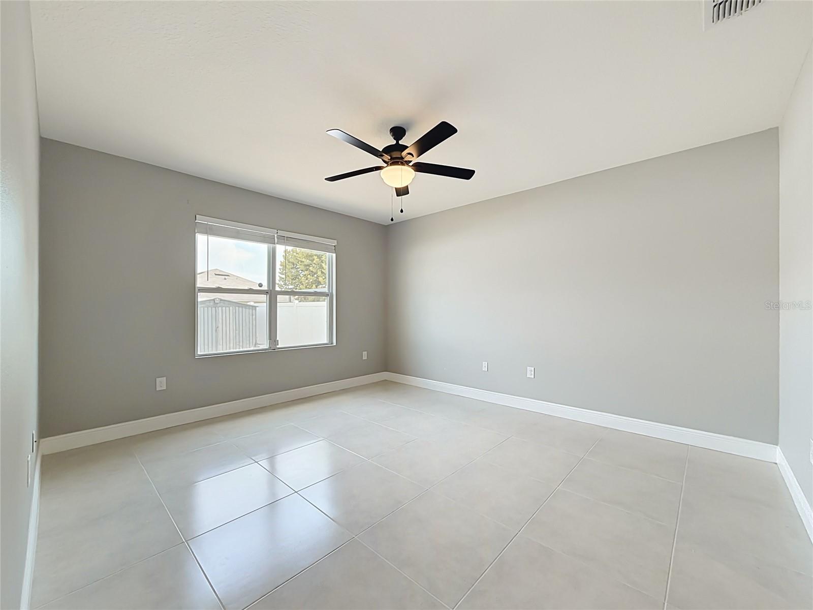 SQUIRES GROVE - Residential Lease