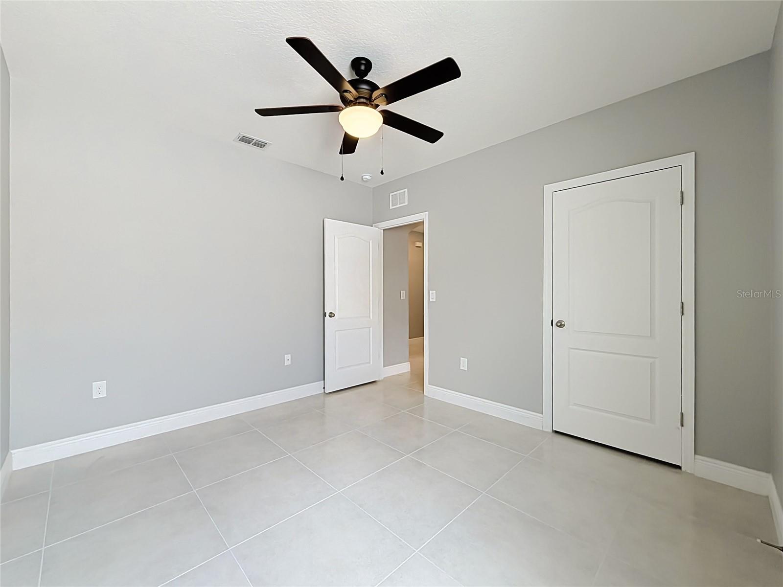 SQUIRES GROVE - Residential Lease