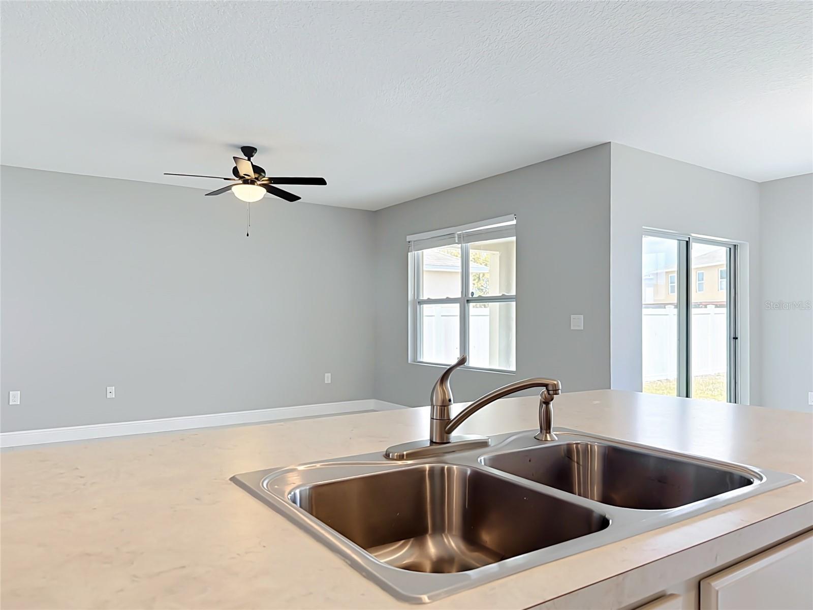 SQUIRES GROVE - Residential Lease