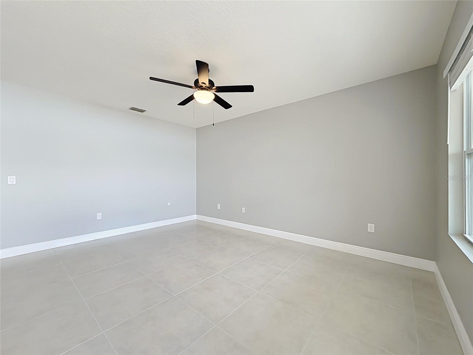 SQUIRES GROVE - Residential Lease