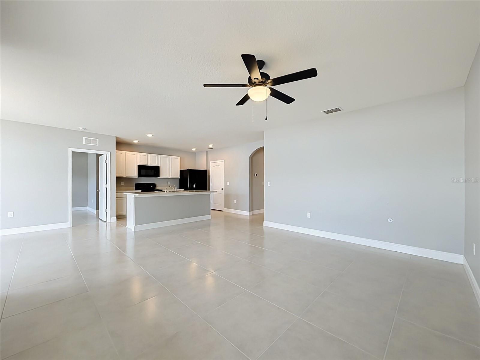 SQUIRES GROVE - Residential Lease