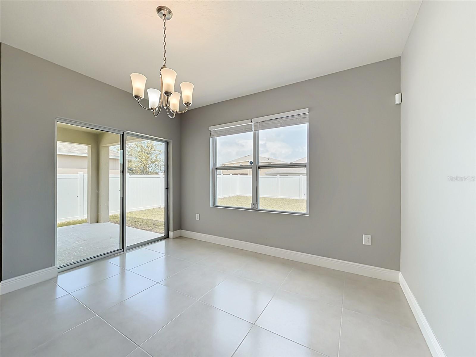 SQUIRES GROVE - Residential Lease
