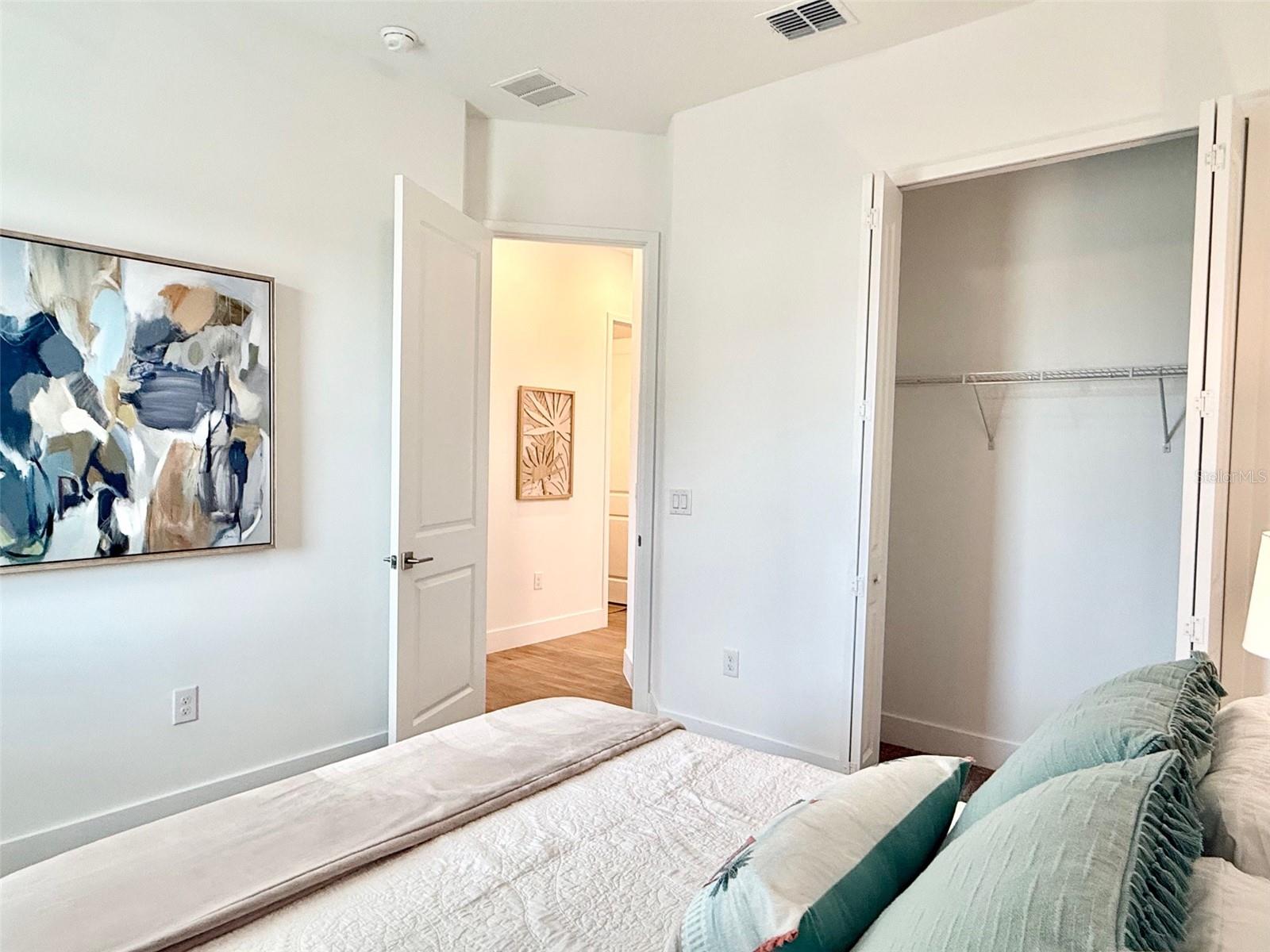 GRAY HAWK UN II - Residential Lease