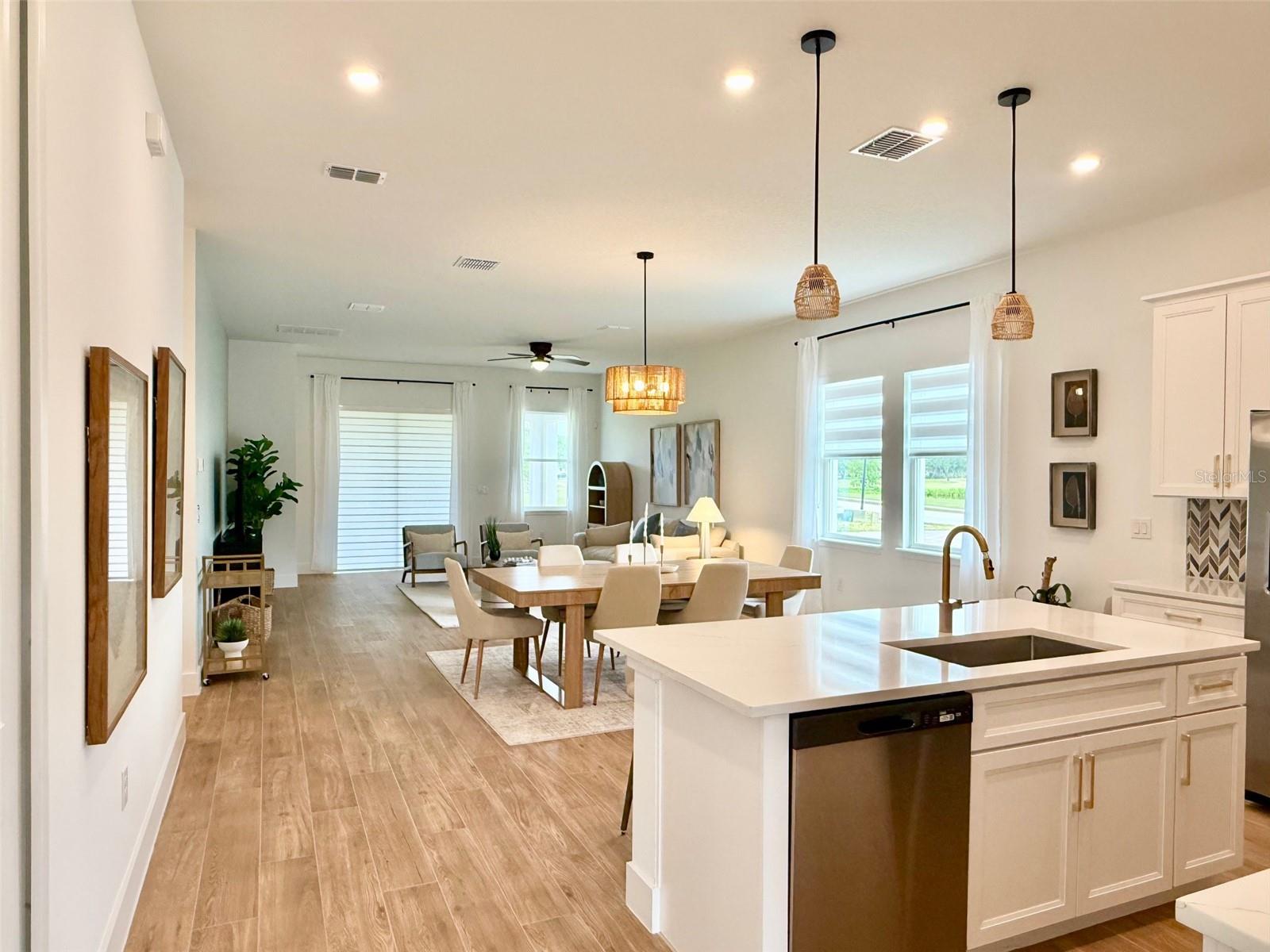 GRAY HAWK UN II - Residential Lease