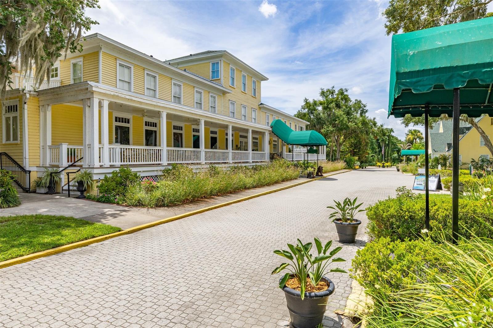 DORA LANDINGS - Residential