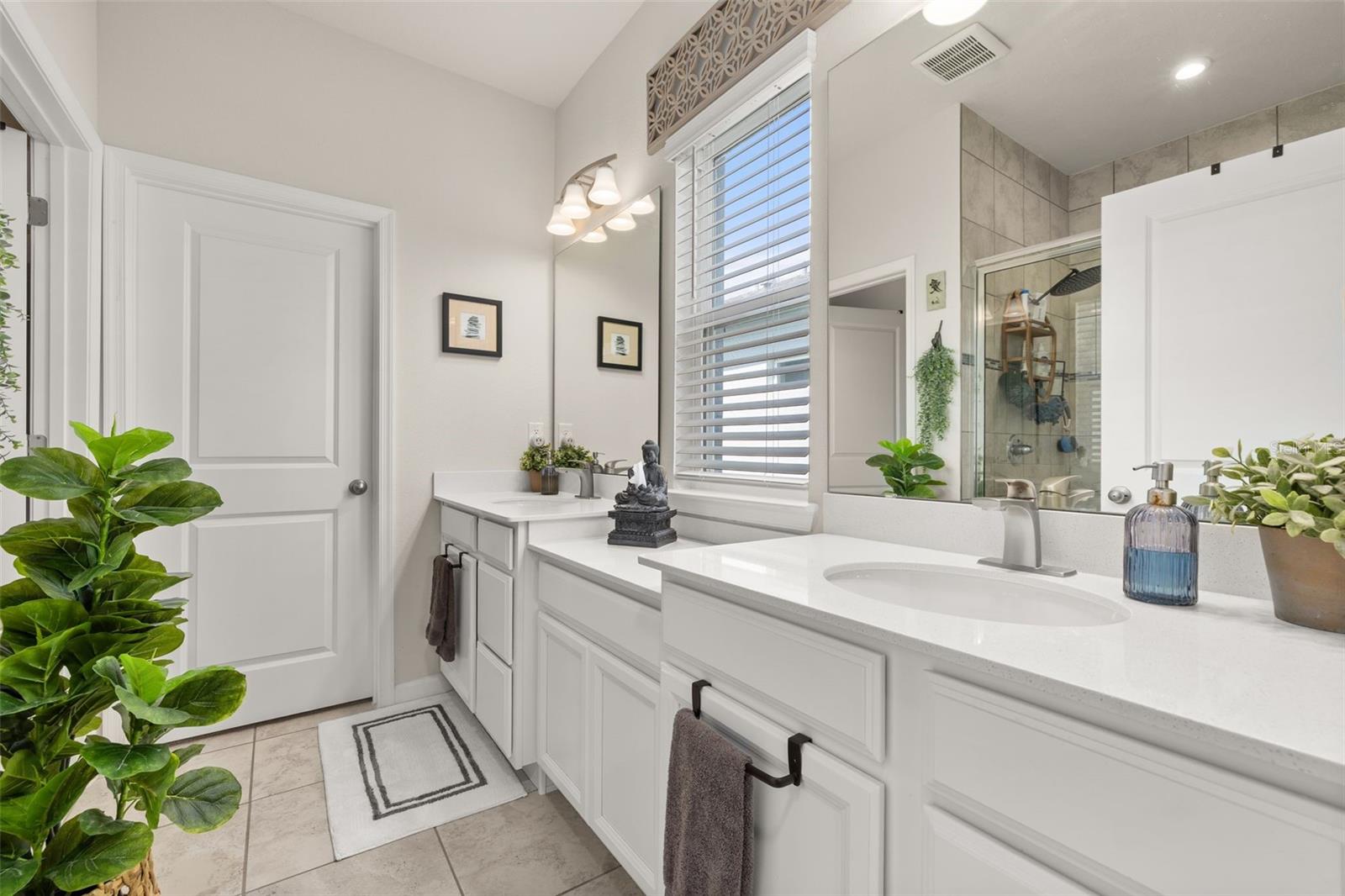 DORA LANDINGS - Residential