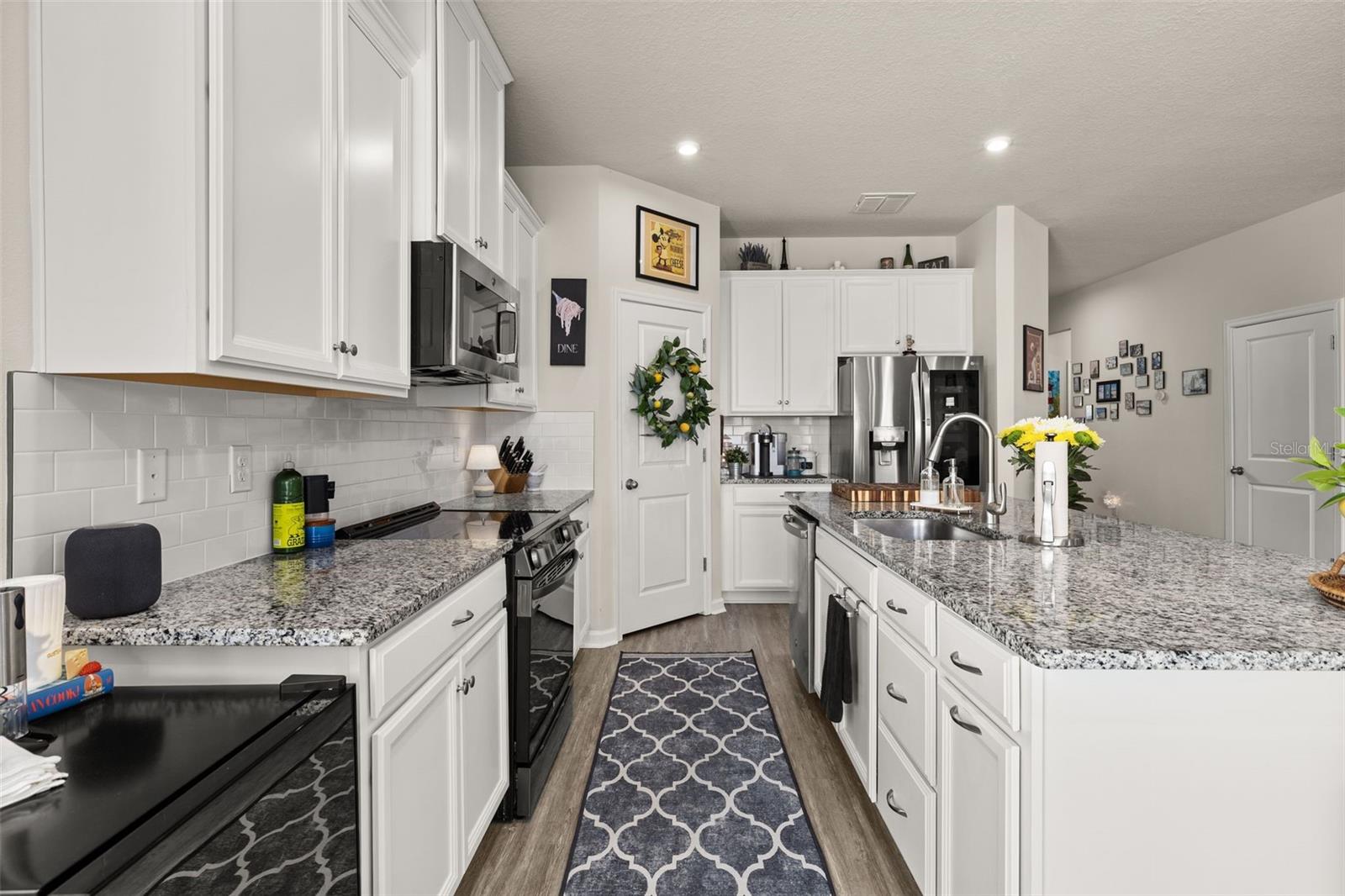 DORA LANDINGS - Residential