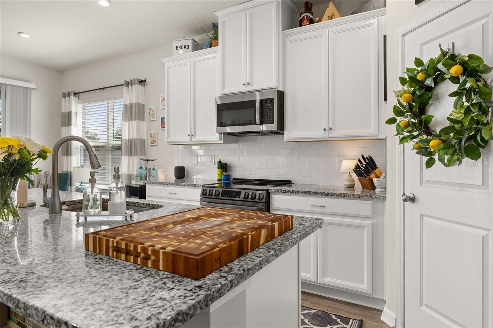 DORA LANDINGS - Residential