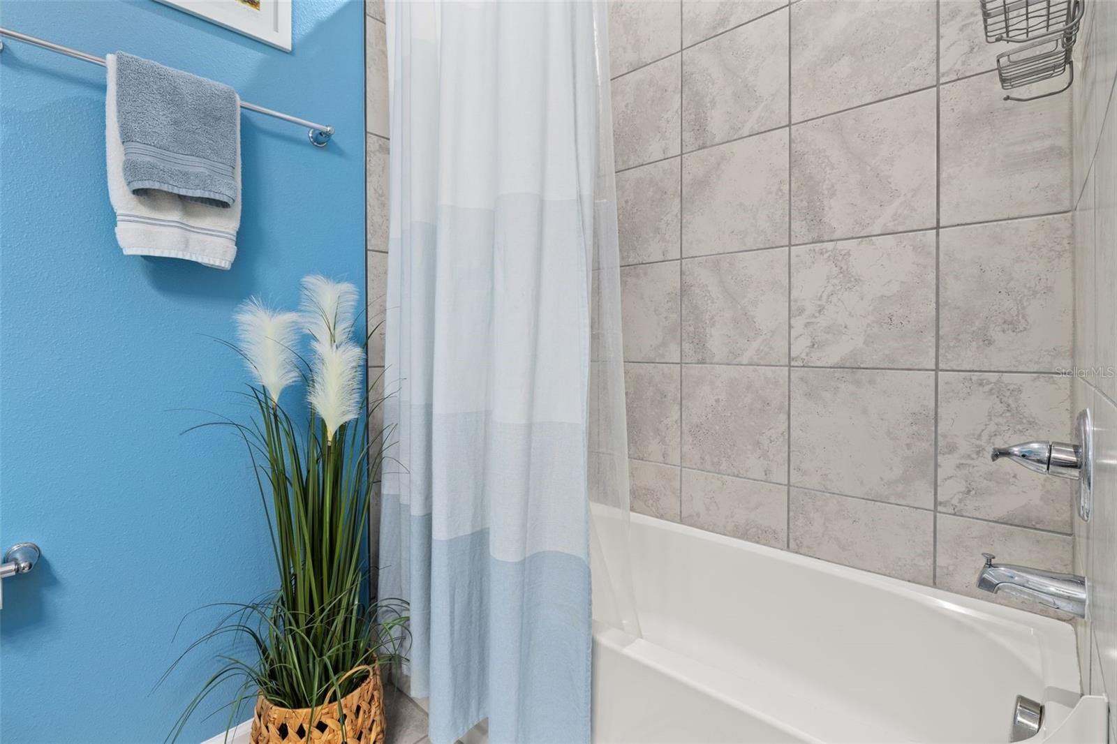 DORA LANDINGS - Residential