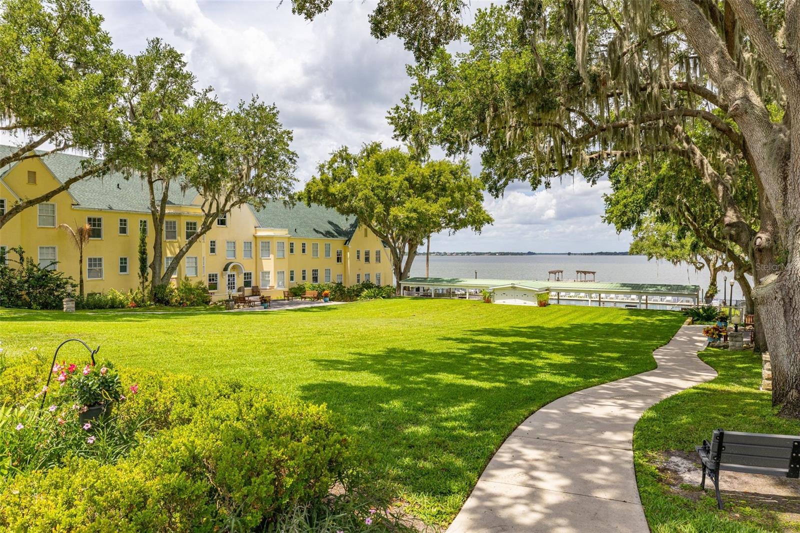 DORA LANDINGS - Residential