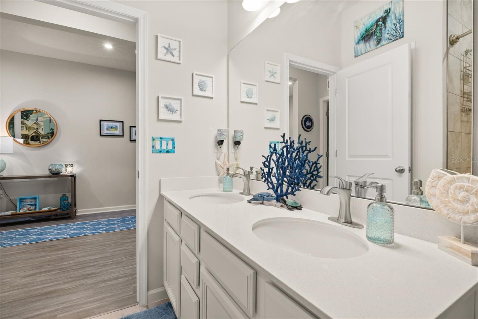 DORA LANDINGS - Residential