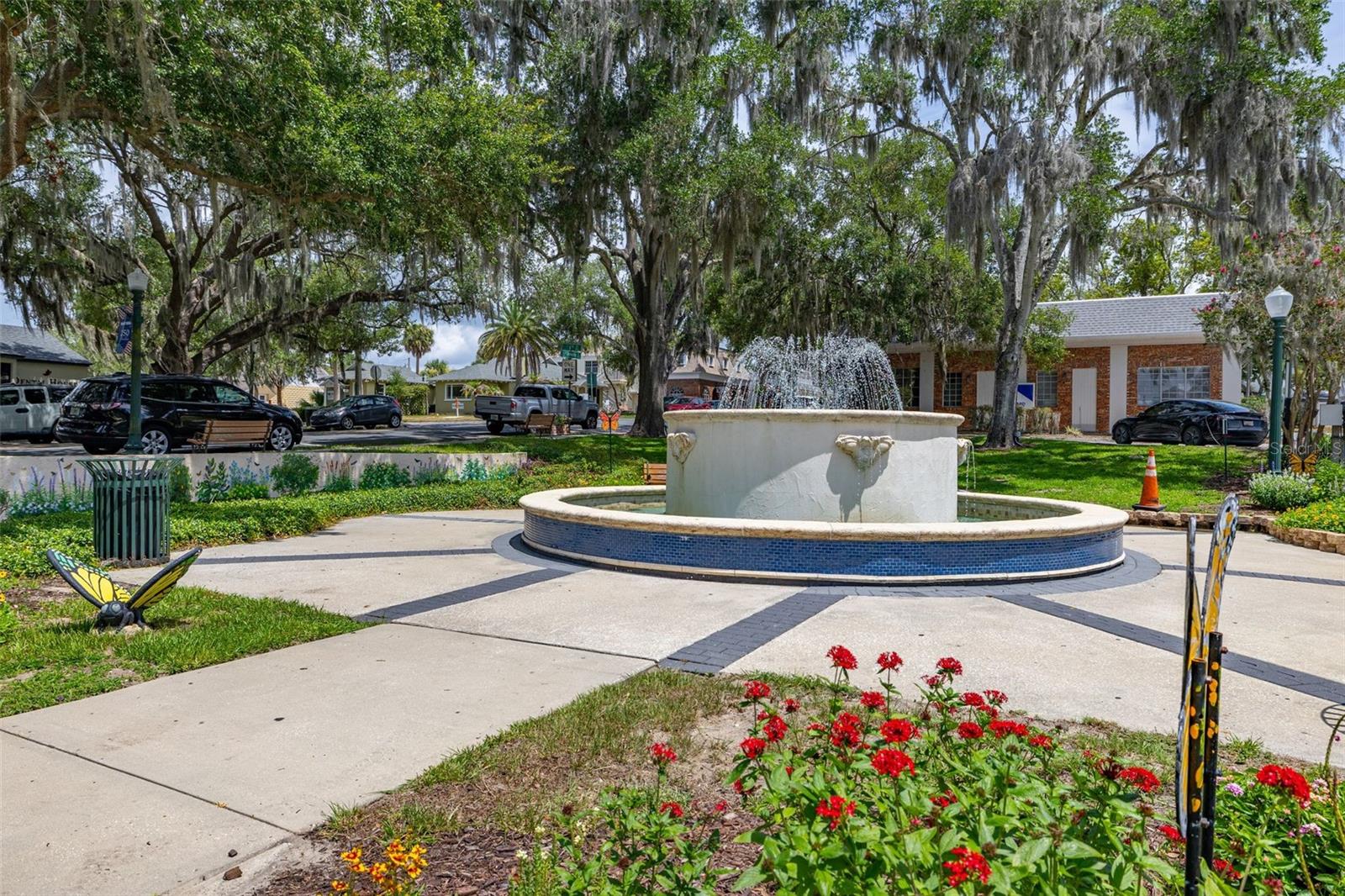 DORA LANDINGS - Residential