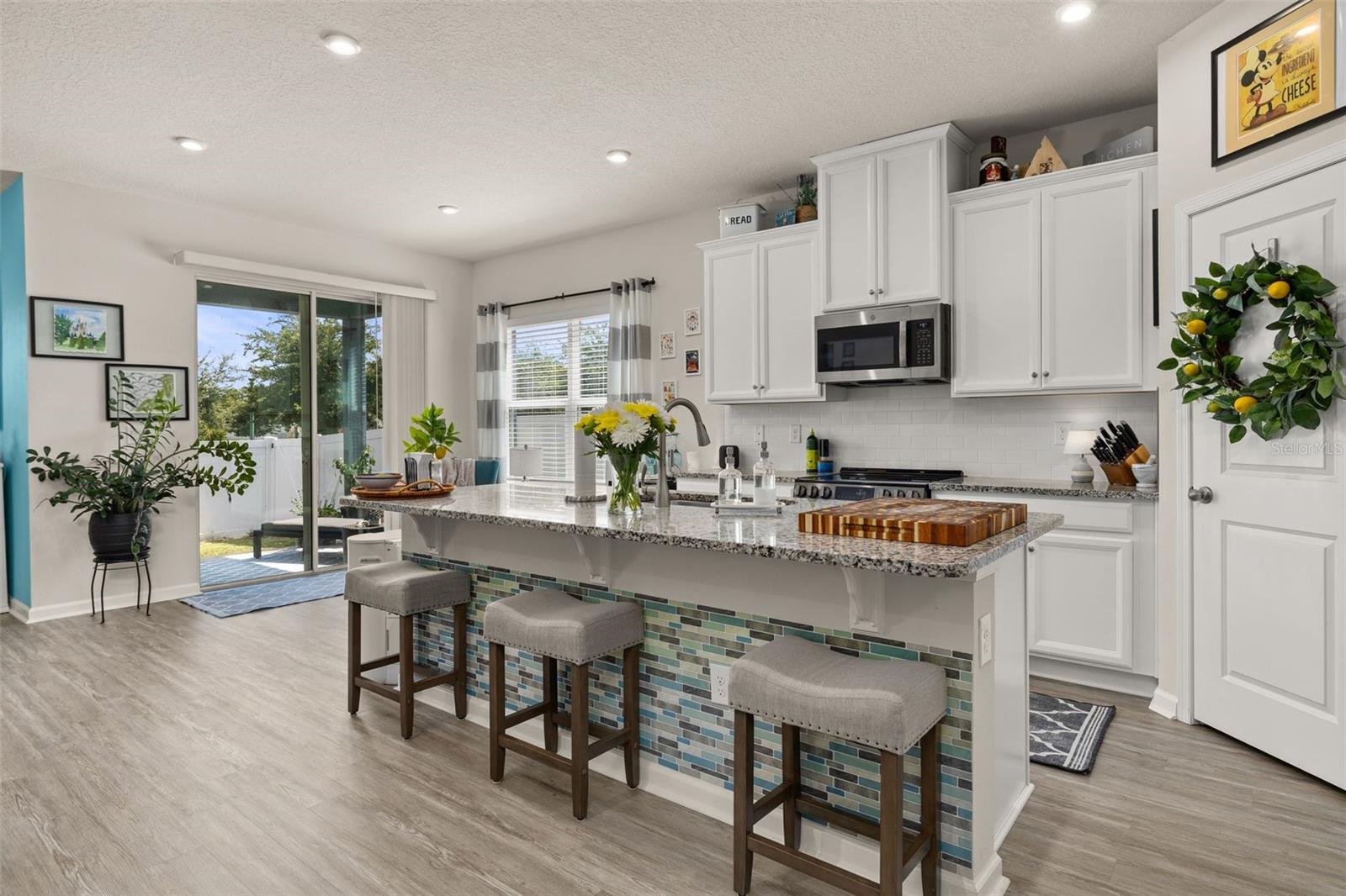 DORA LANDINGS - Residential