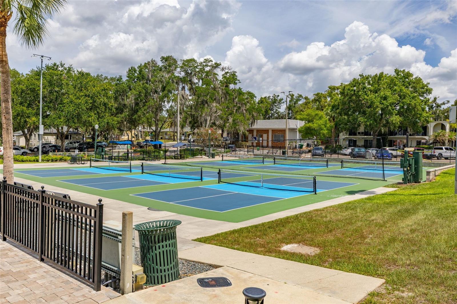 DORA LANDINGS - Residential