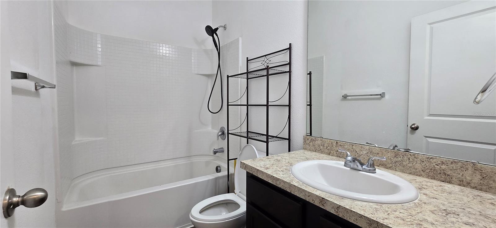 MASCOTTE SHEARWATER ESTATES - Residential Lease