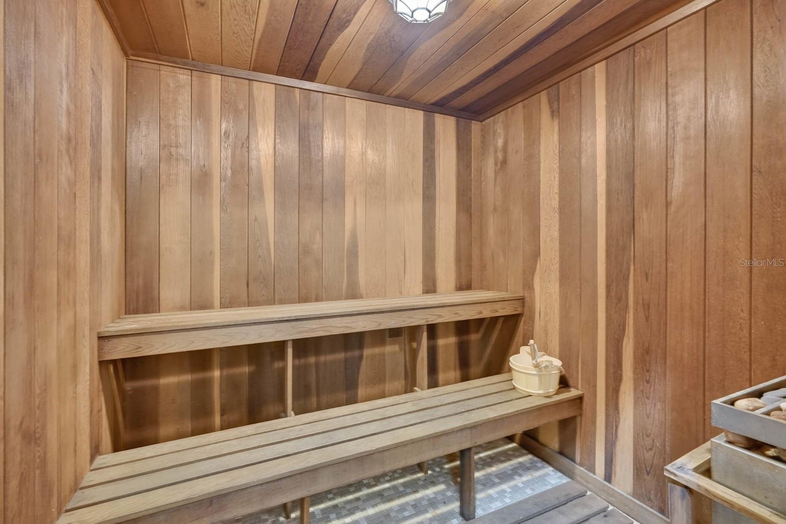 ALIKI CONDO - Residential