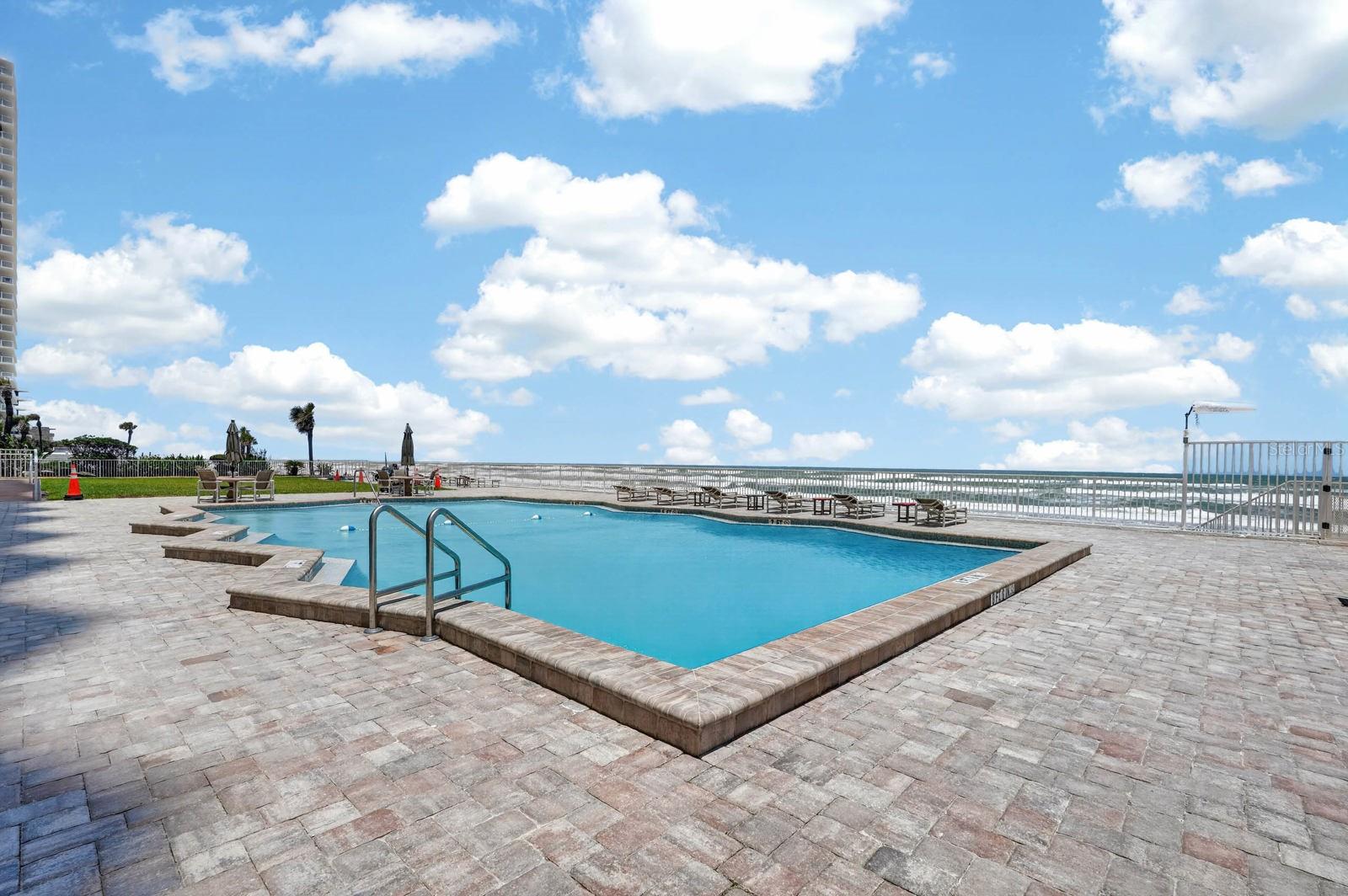 ALIKI CONDO - Residential