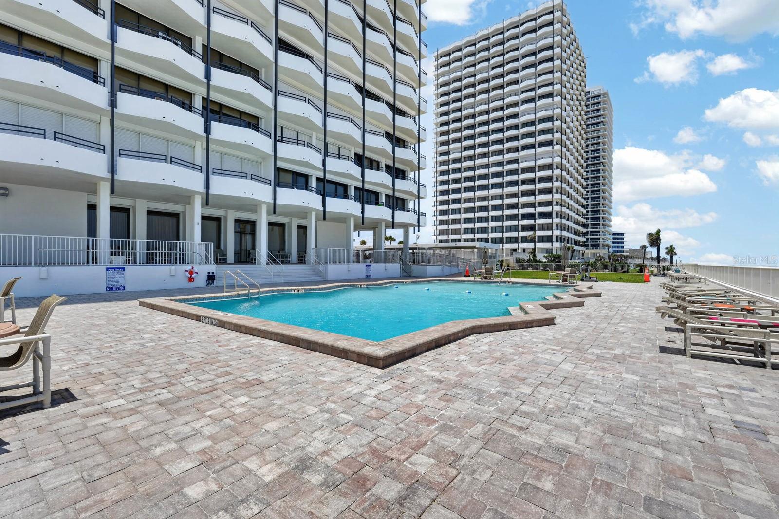 ALIKI CONDO - Residential