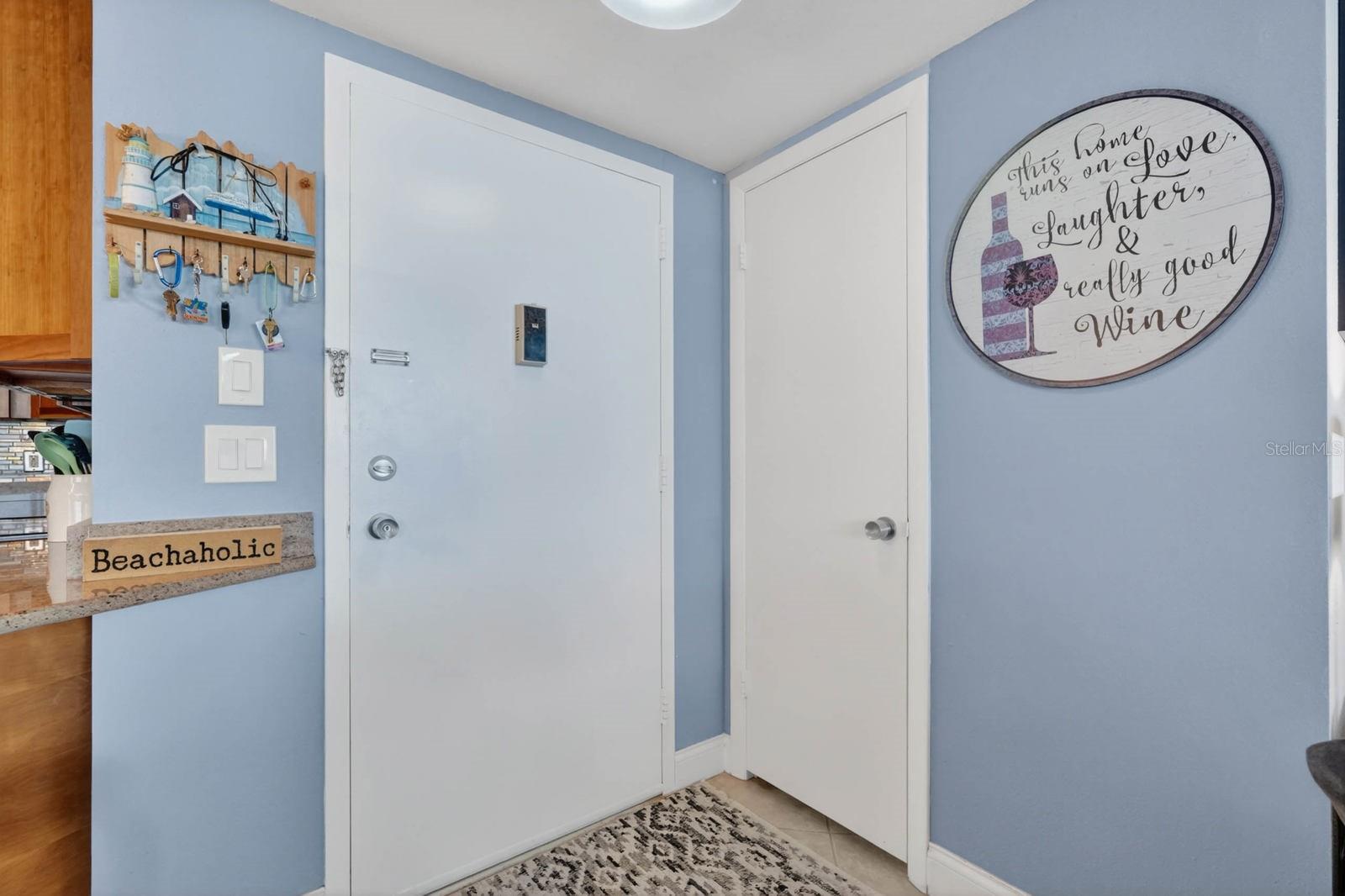 ALIKI CONDO - Residential