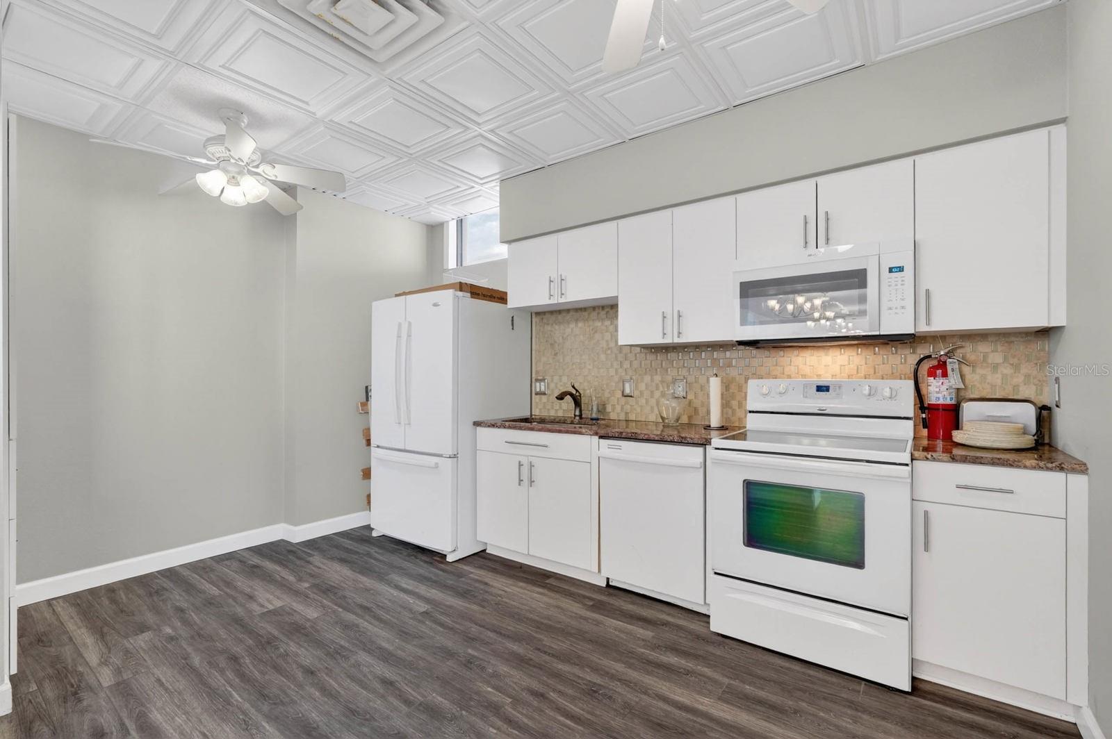 ALIKI CONDO - Residential
