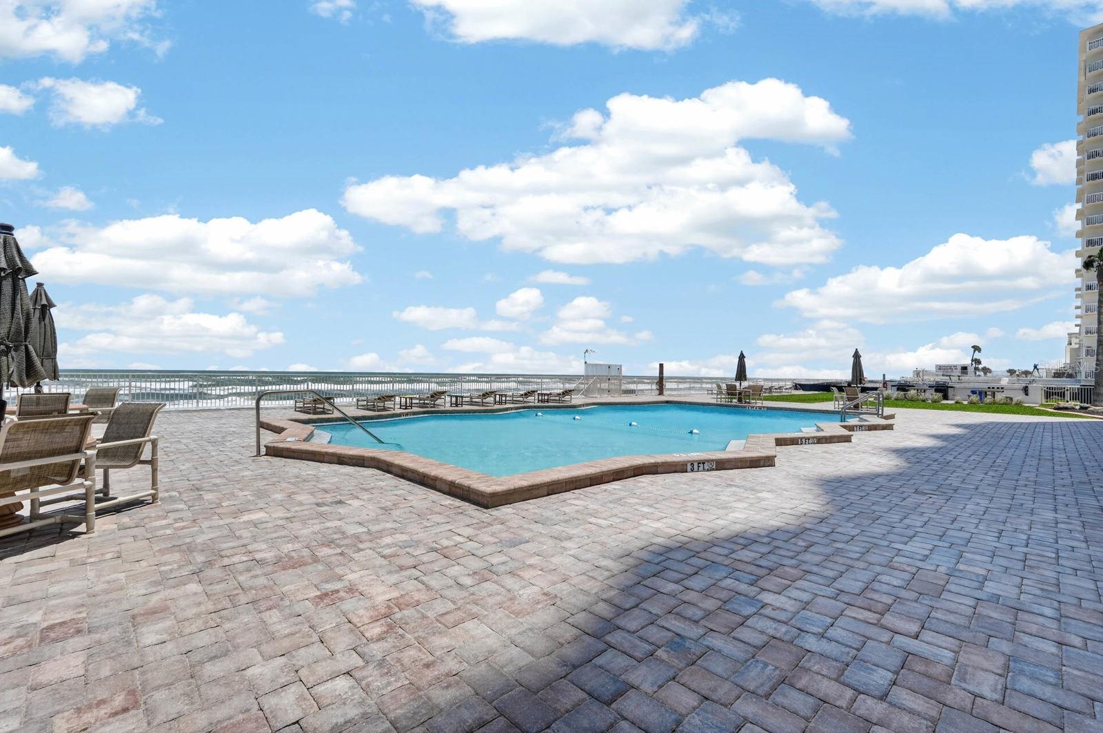 ALIKI CONDO - Residential
