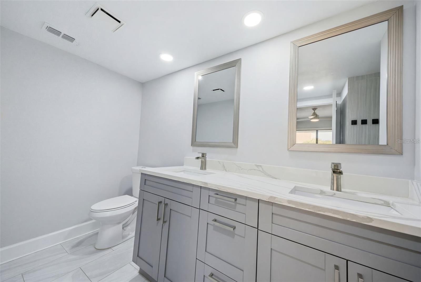 THE PINNACLE APTS A CONDO - Residential Lease