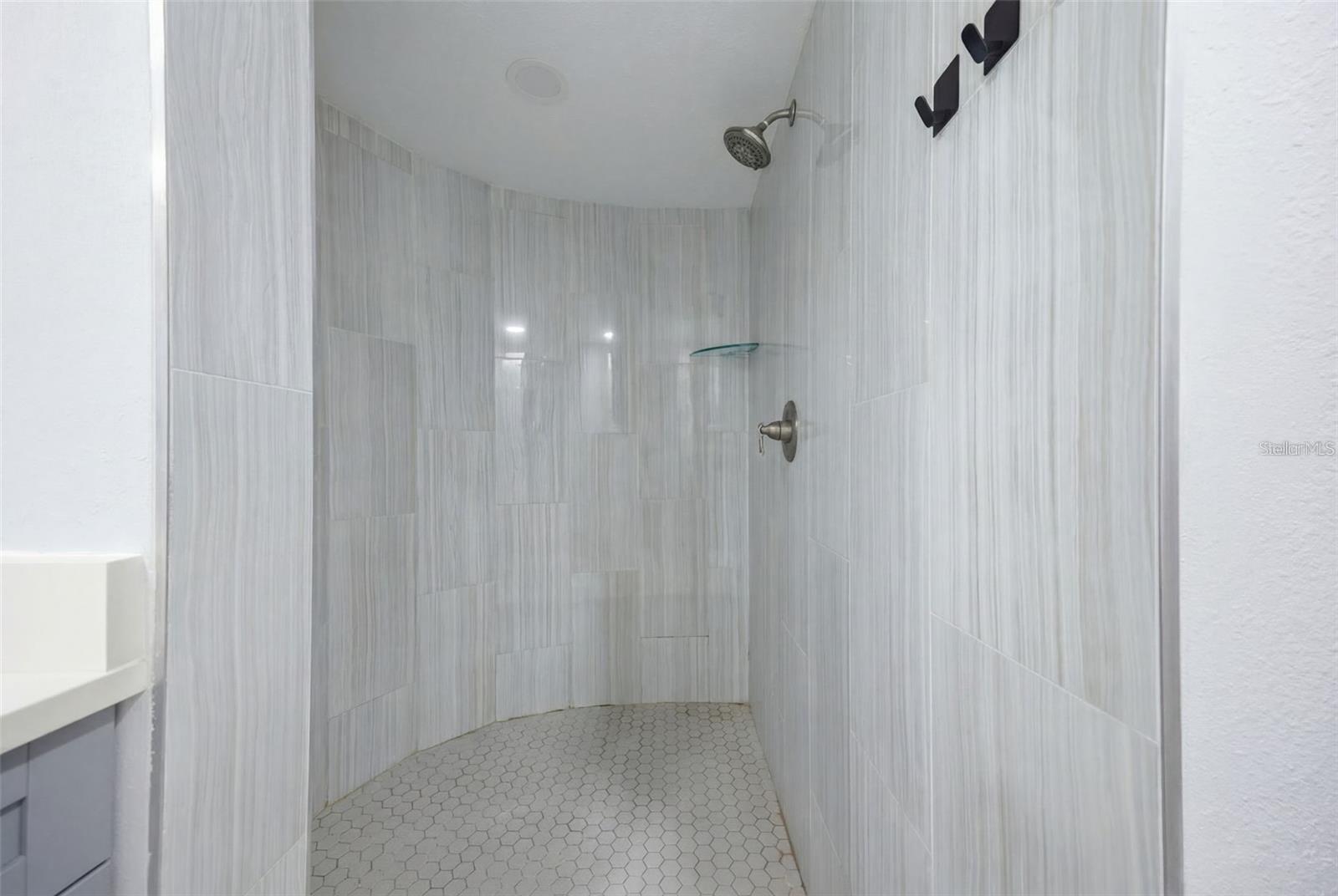 THE PINNACLE APTS A CONDO - Residential Lease