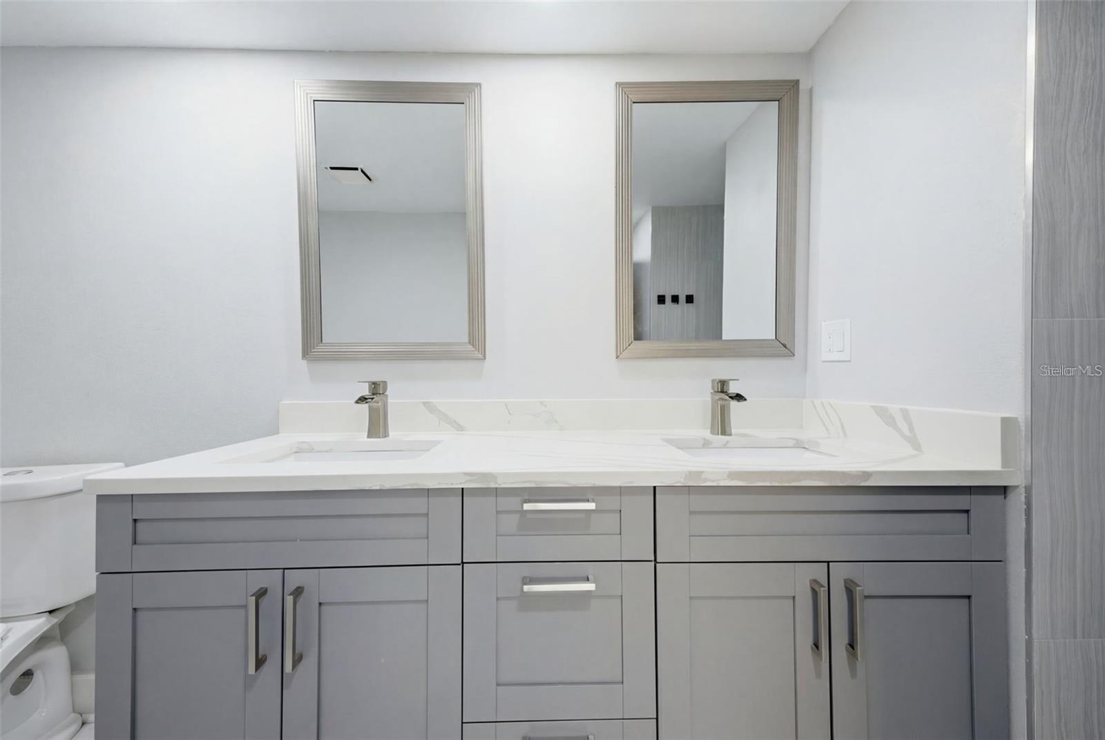 THE PINNACLE APTS A CONDO - Residential Lease