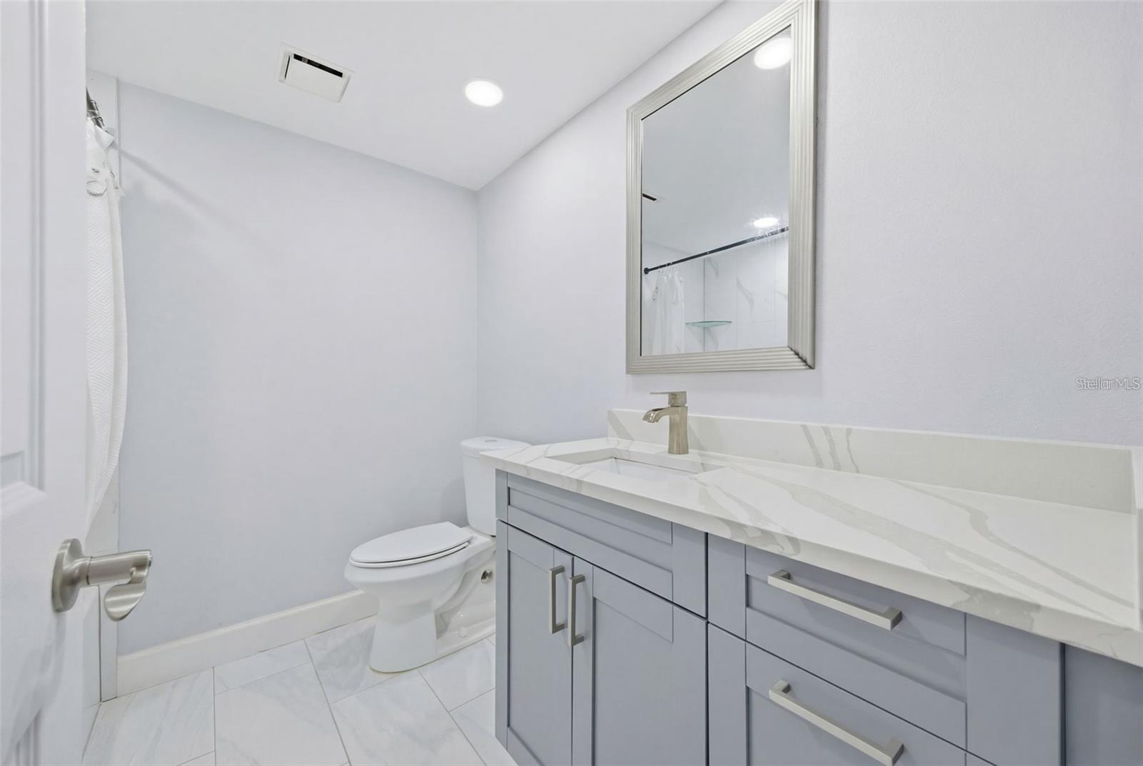 THE PINNACLE APTS A CONDO - Residential Lease