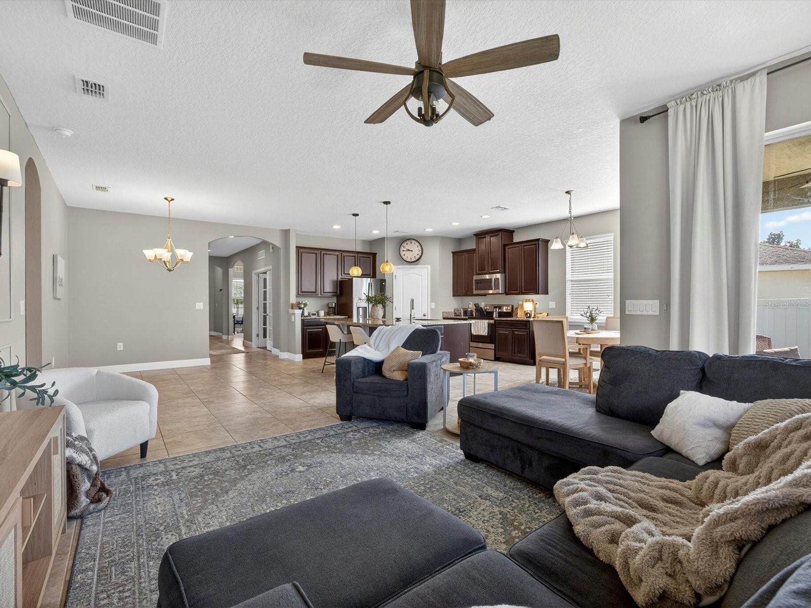 CHAMPIONS RESERVE - Residential