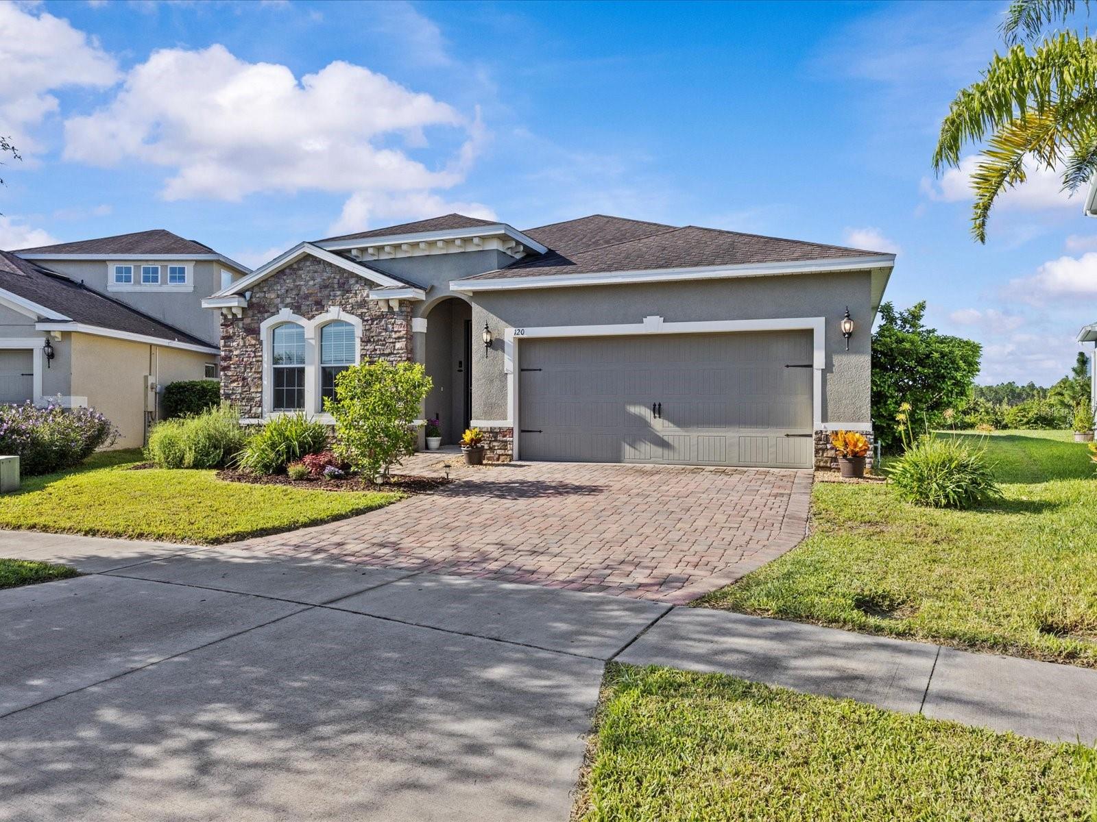 CHAMPIONS RESERVE - Residential