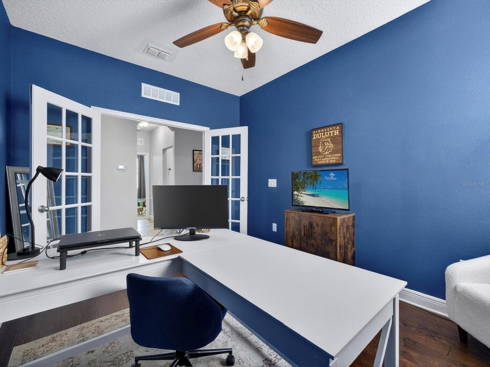 CHAMPIONS RESERVE - Residential
