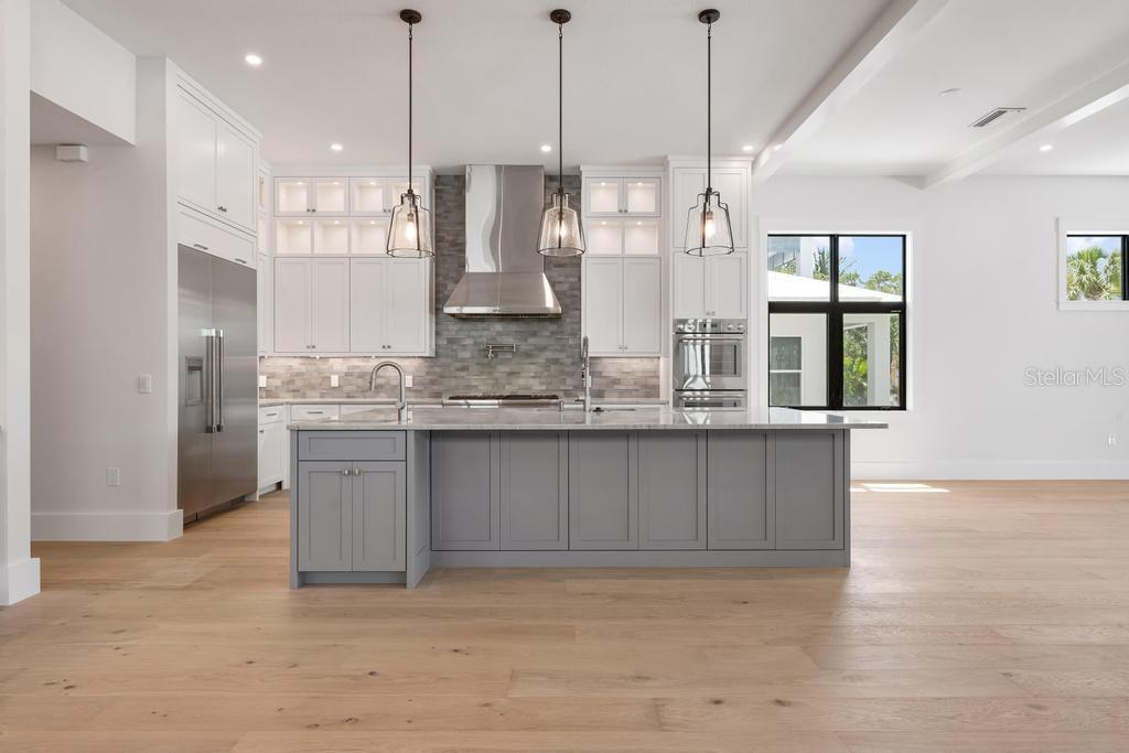 SIESTA BEACH - Residential