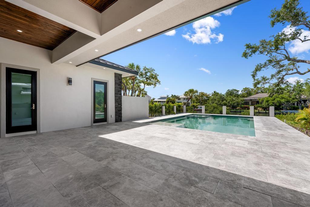 SIESTA BEACH - Residential