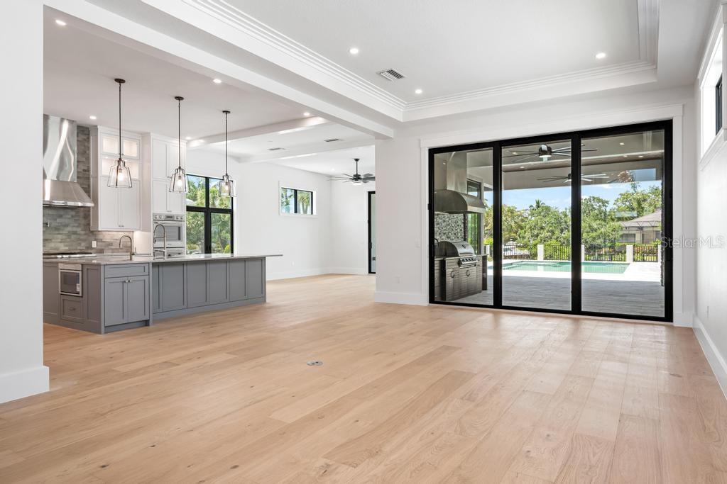 SIESTA BEACH - Residential