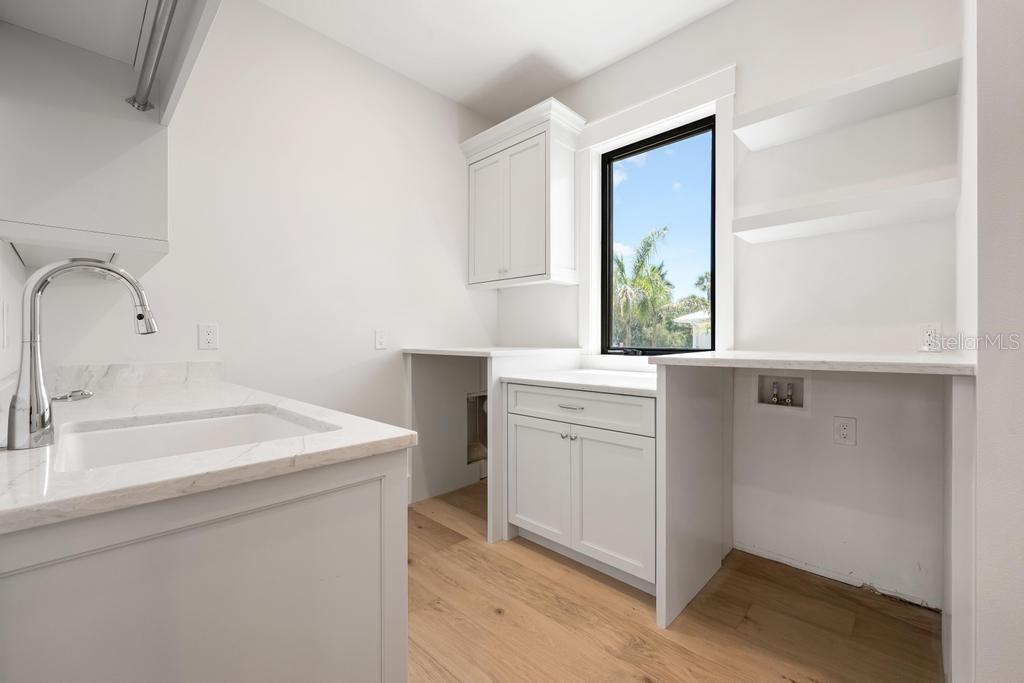 SIESTA BEACH - Residential
