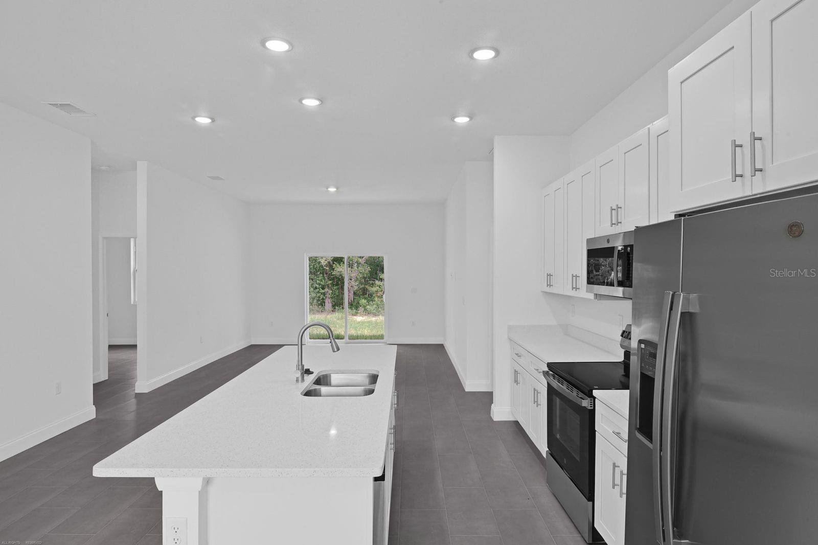 ROTONDA LAKES - Residential