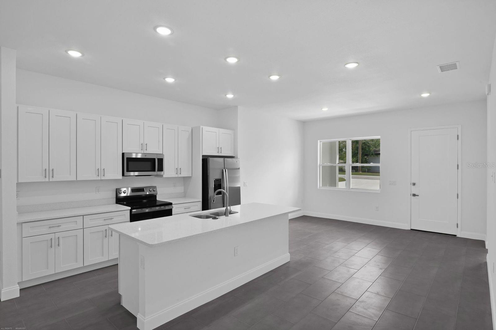 ROTONDA LAKES - Residential