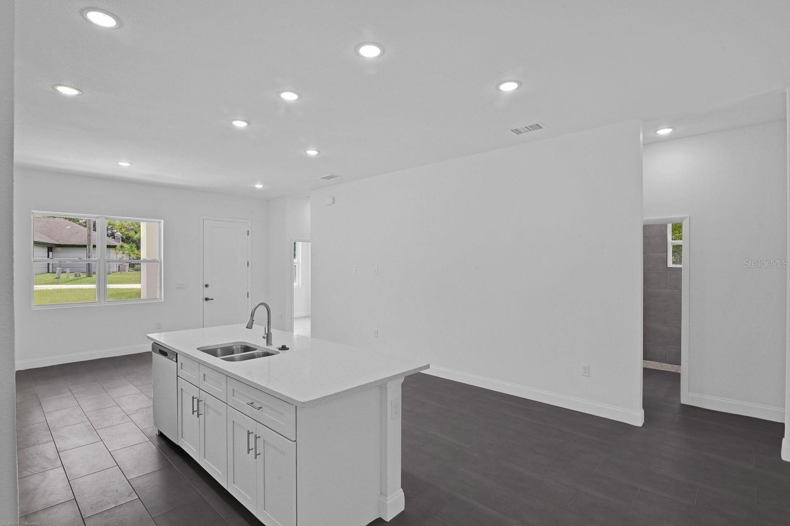 ROTONDA LAKES - Residential