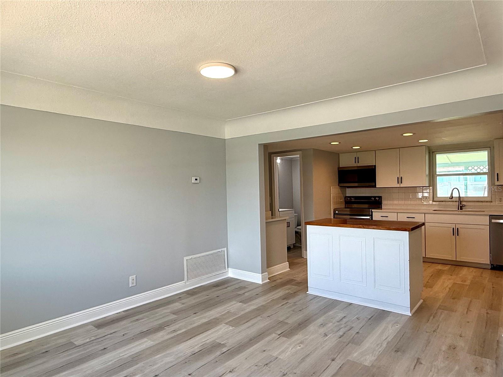 HAMPTON HOMES UNIT 08 - Residential