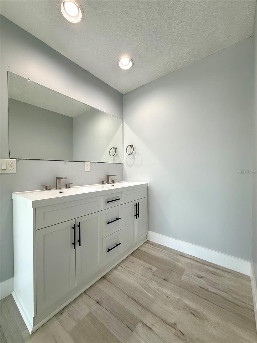 HAMPTON HOMES UNIT 08 - Residential