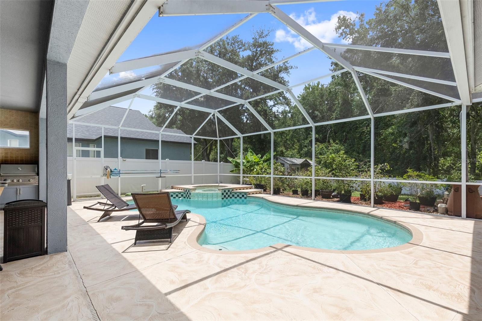 WEST MEADOWS - Residential