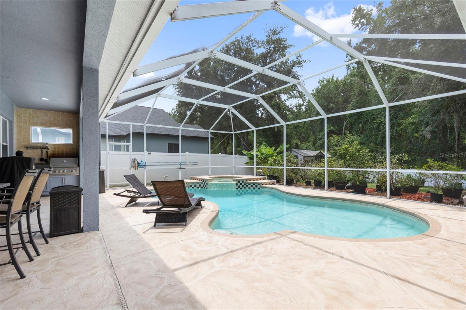 WEST MEADOWS - Residential