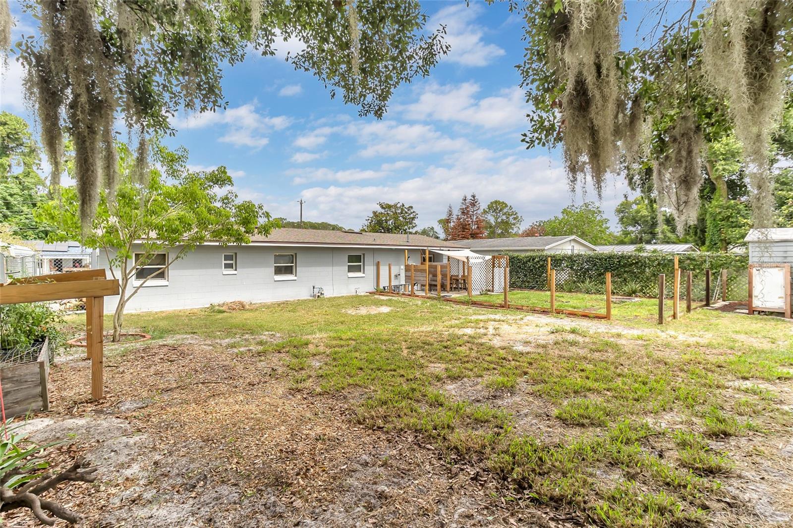 GOLDEN ISLE - Residential
