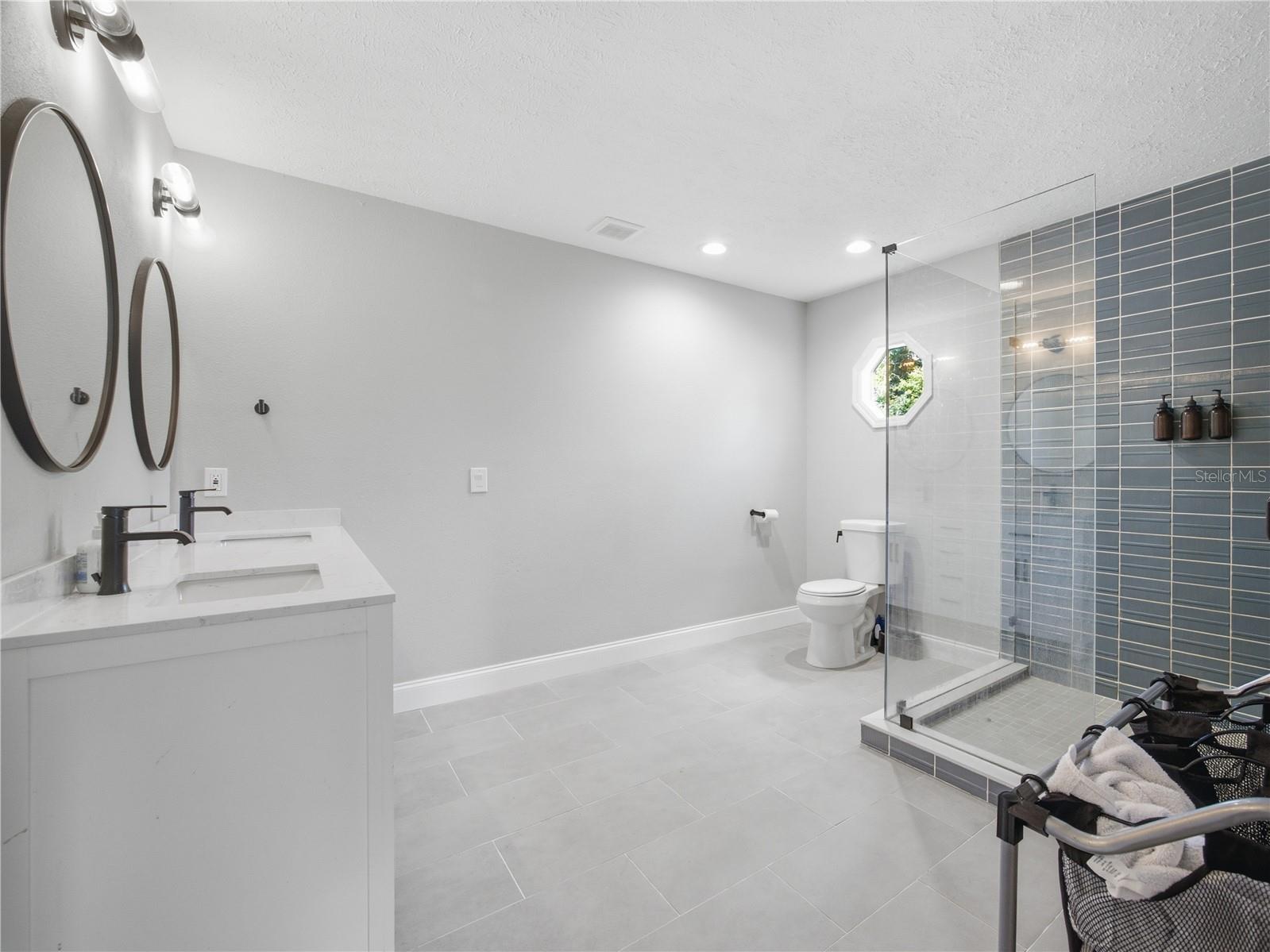 JOHNSONS MARY K & T S - Residential