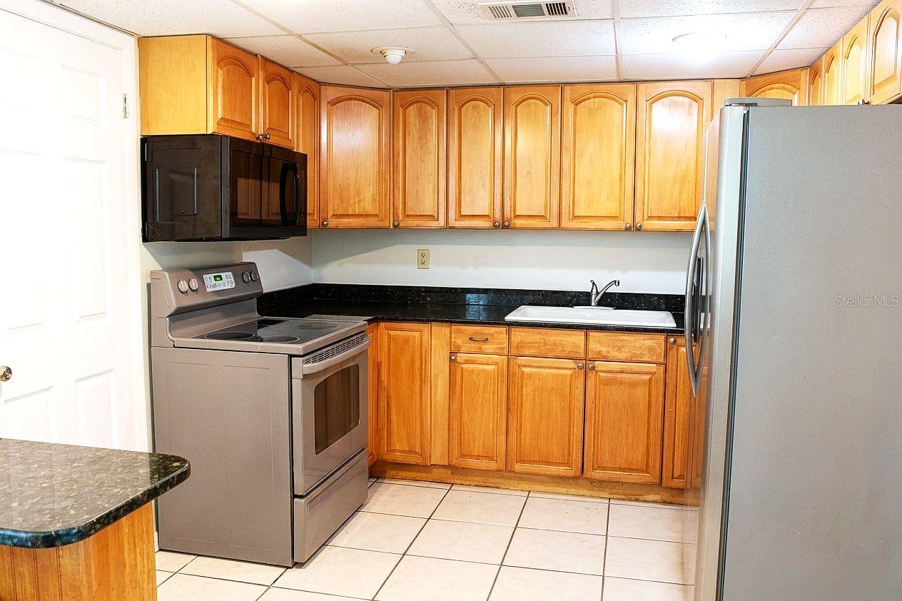 FAIRWAY OAKS - Residential